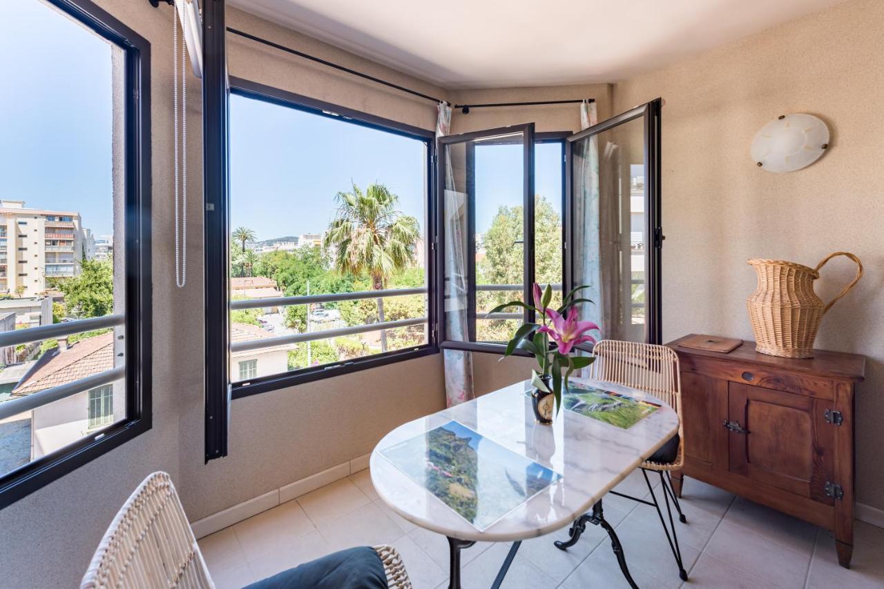 Beau Studio Veranda A Deux Pas De La Mer - Parking Inclus Juan-les-Pins Exterior photo